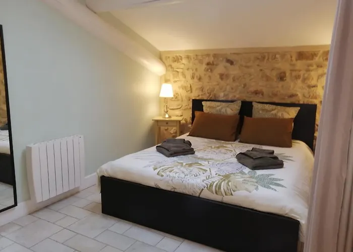 De L Ancienne Poste *